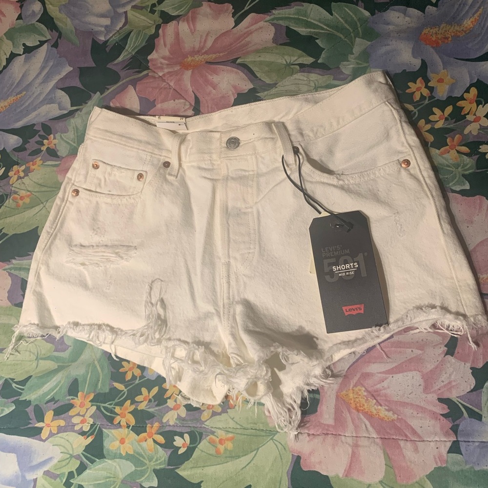 NWT LEVIS DENIM SHORTS